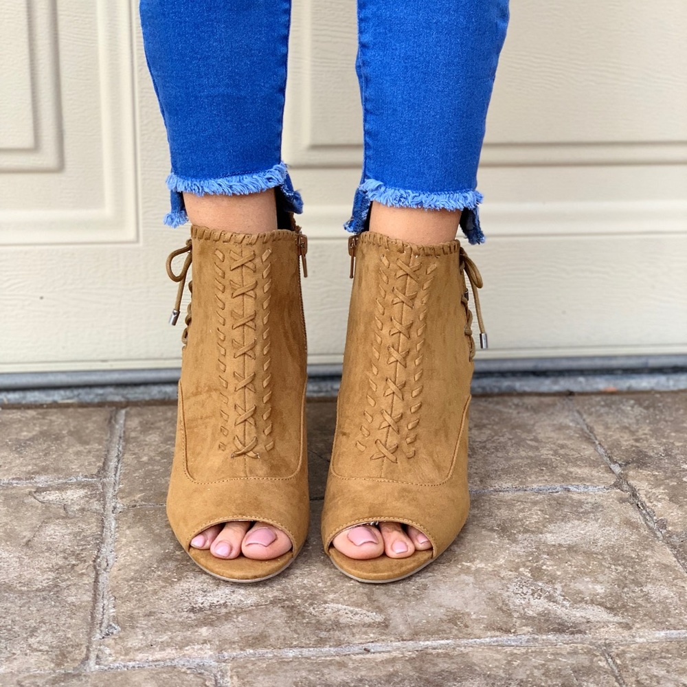 Laced Side Bow Cutouts Fringe Peep Toe Bootie - Picture 3 of 5